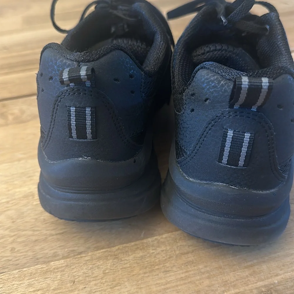 SKECHERS D’LUX WALKER SNEAKERS